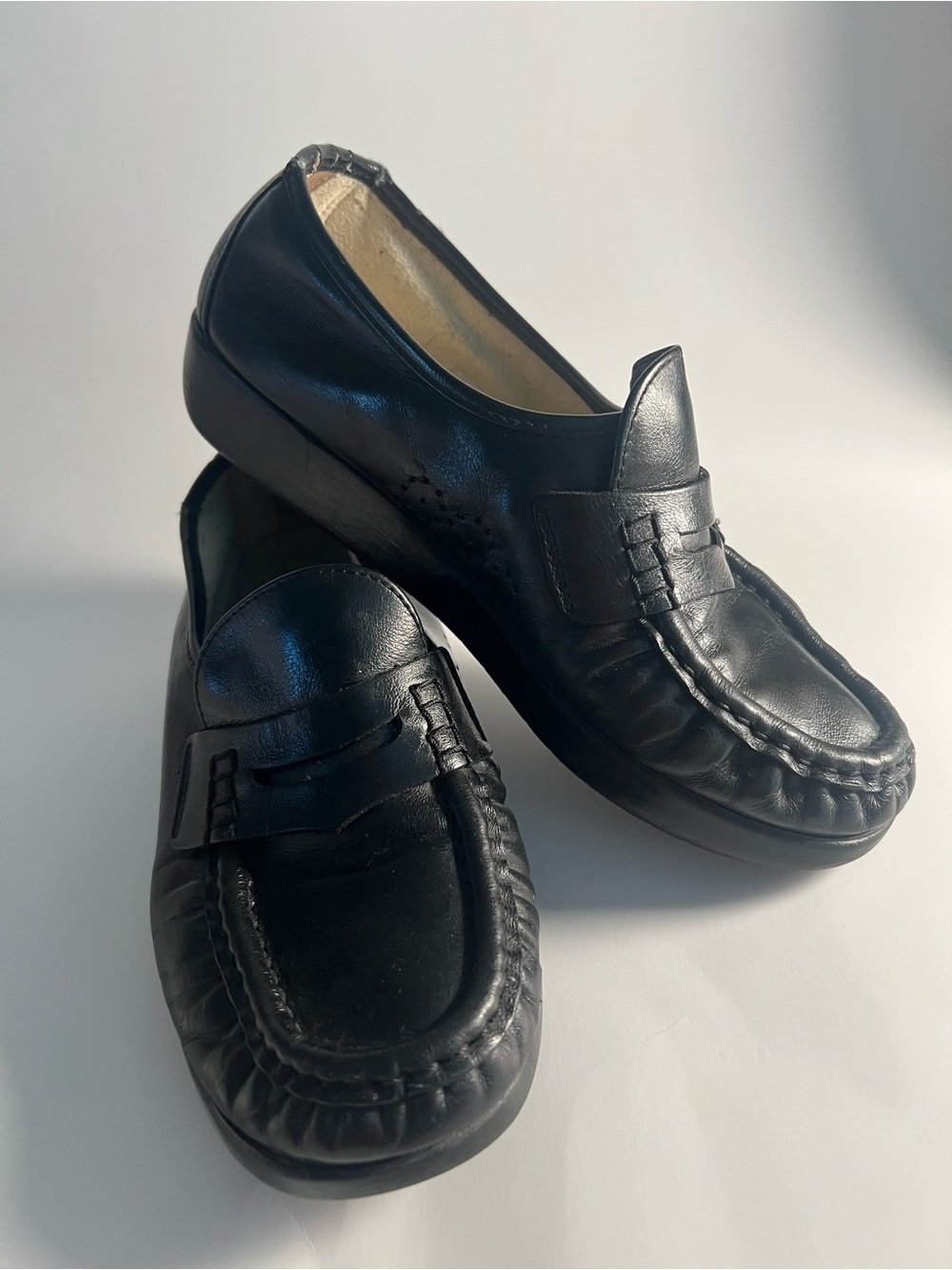 SAS Black Leather Women’s Penny Loafers Size 5
